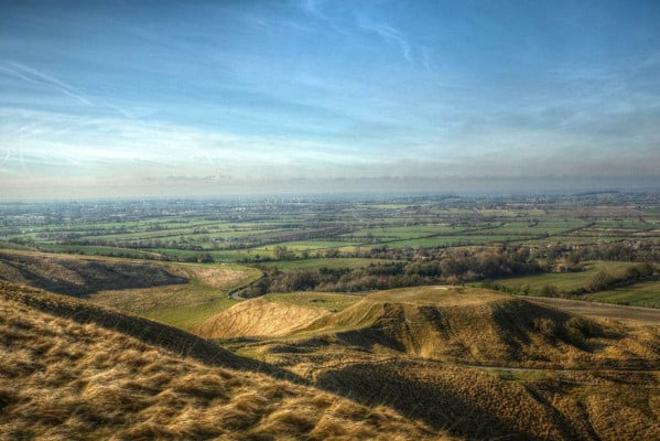 Encounter a number of ancient sites including the Uffington White Horse, Uffington Castle & the Long Barrow at Wayland’s Smithy along this Oxfordshire walk